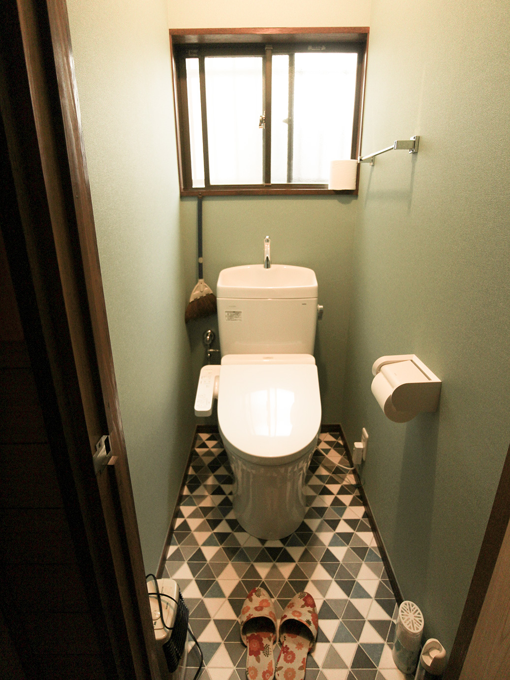 床の柄でトイレにも個性を出しました 船橋市 施工事例リフォーム創研